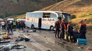 Son dakika… Sivas’ta feci kaza! Yolcu otobüsü devrildi, 3 ölü, 24 yaralı
