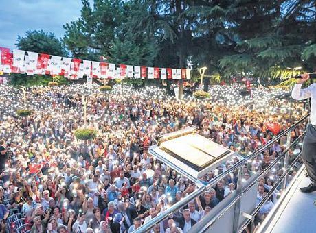 ‘Sorunları demokrasi ile çözeceğiz’