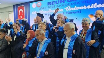 Tazelenme Üniversitesi mezun verdi! 60 yaş üstü öğrenciler kep attı