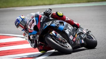 Toprak Razgatlıoğlu, Superbike Macaristan ayağının ilk yarışını kazandı