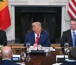 Trump’tan ana dili İngilizce olan Liberya liderine tarihi gaf! ‘Konuşmayı nereden öğrendiniz?’