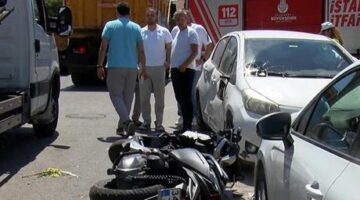 Üsküdar’da 3 araç birbirine girdi: Motosiklet sürücüsünün ayağı koptu