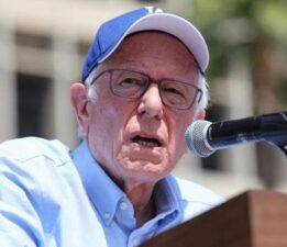 Yahudi kökenli ABD’li Senatör Sanders: İsrail’e daha fazla yardım yapılmamalı