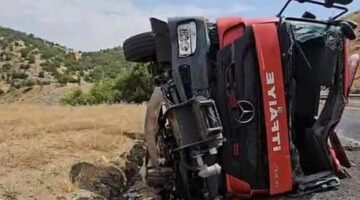 Yangına giden itfaiye aracı devrildi: 1 ölü, 2 yaralı