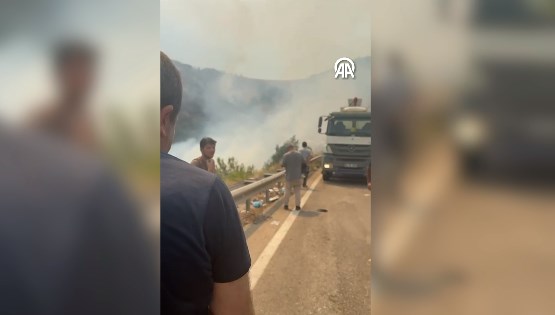 Yangına su taşırken hayatlarını kaybettiler… Görüntüleri ortaya çıktı