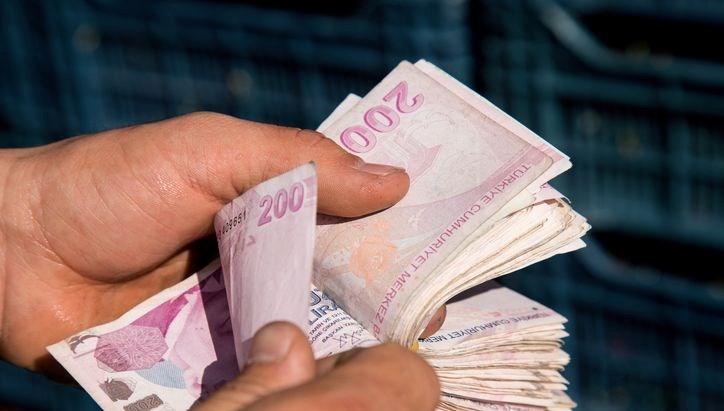 Yaşlı ve engelli aylıkları hesaplara geçiyor