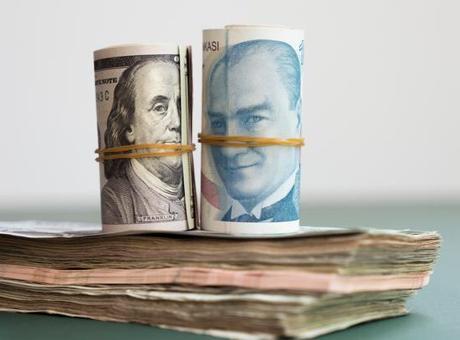 Yatırımcılar dikkat: Dolarda kritik eşik aşıldı! İşte yıl sonu beklentisi