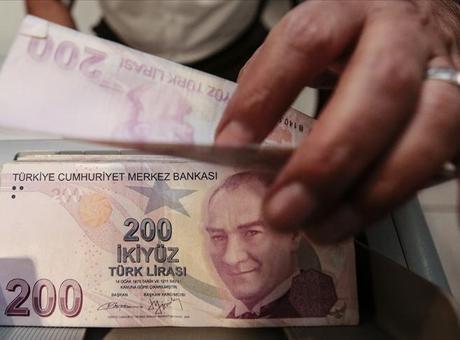 Yeni maaşlar bugün belli oluyor! Memur ve emekliye zam için 2 farklı tahmin