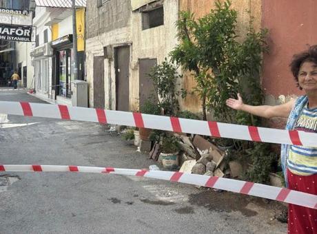 Yol çöktü, evler yıkılmak üzere! Bir ilçe korku dolu günler yaşıyor