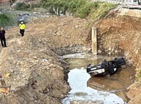 Zonguldak’ta feci kaza! Dereye uçan araçta baba ile oğlu öldü