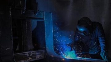 2025 yılında sanayi sektörünün istihdam içindeki payı azalırken, hizmetler sektörünün payı arttı