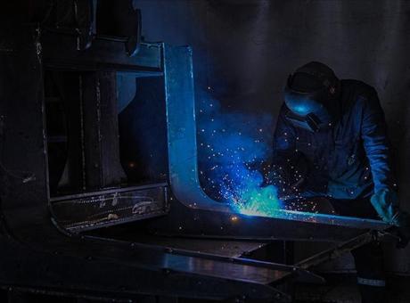 2025 yılında sanayi sektörünün istihdam içindeki payı azalırken, hizmetler sektörünün payı arttı