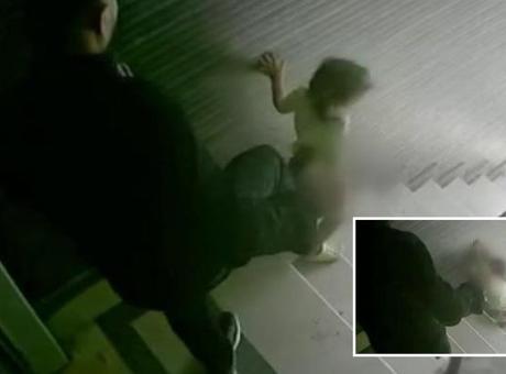 3 yaşındaki kızına tekme atıp merdivenlerden atan babaya ilk duruşmada tahliye