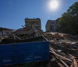 6,1’lik depremin ardından 237 artçı! Afet bölgesi beşik gibi: 10’u 4.0’ın üzerinde