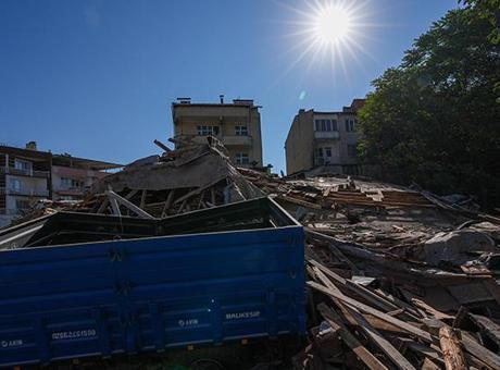 6,1’lik depremin ardından 237 artçı! Afet bölgesi beşik gibi: 10’u 4.0’ın üzerinde