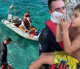 8 kişinin bulunduğu tekne battı! Denizin ortasında can pazarı: 2 çocuk saatler sonra bulundu