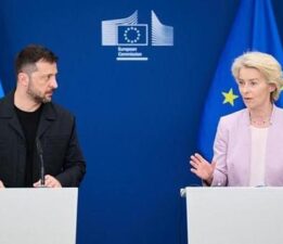 AB Komisyonu Başkanı von der Leyen, Trump ve Zelenskiy’le Rusya’nın Kiev’e saldırısını görüştü!