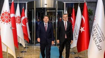 Adalet Bakanı Tunç İletişim Başkanı Duran ile bir araya geldi