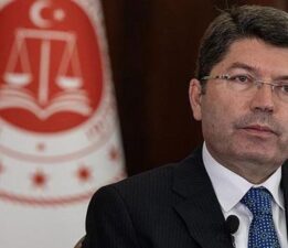Adalet Bakanı Tunç’tan İstanbul Boğazı’ndaki geçit törenine ilişkin paylaşım