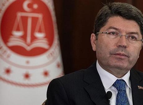 Adalet Bakanı Tunç’tan İstanbul Boğazı’ndaki geçit törenine ilişkin paylaşım