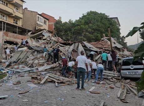 AFAD’dan Balıkesir’deki deprem sonrası çalışmaları için açıklama