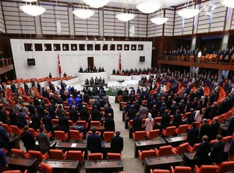 AK Parti’li komisyon üyeleri Meclis’te bir araya geldi