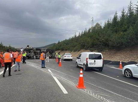 Anadolu Otoyolu’nda kaza! İstanbul yönü trafiğe kapandı