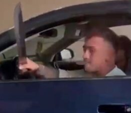 Ankara’da trafik tartışmasında camdan kılıç savurdu