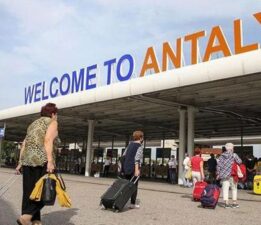 Antalya Havalimanı’nda tüm zamanların yolcu rekoru kırıldı