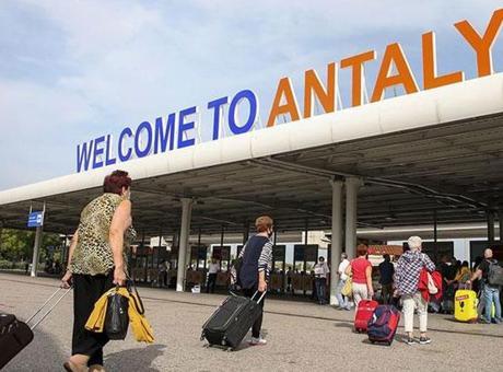 Antalya Havalimanı’nda tüm zamanların yolcu rekoru kırıldı