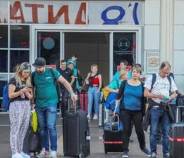 Antalya Havalimanı’nda uçak ve yolcu trafiği rekoru