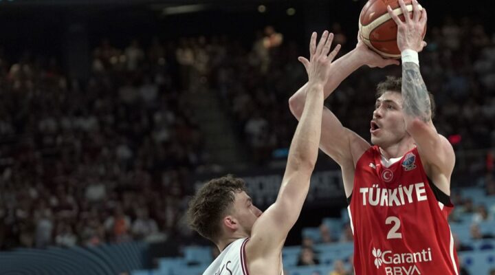 Avrupa Basketbol Şampiyonası’nda Türkiye’den farklı galibiyet
