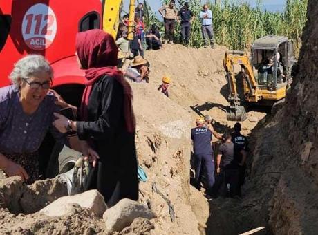 Babasının gözleri önünde toprağa gömüldü! Annenin yürek yakan feryadı