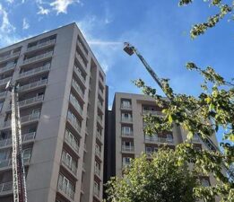 Bağcılar’da 13 katlı binada korkutan yangın: 2 kişi dumandan etkilendi