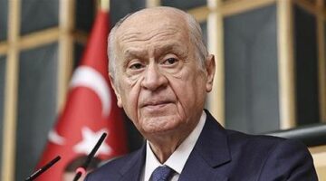 Bahçeli’den AK Parti’nin 24’üncü kuruluş yıl dönümü etkinliği için 1071 kırmızı gül