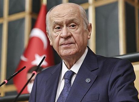 Bahçeli’den AK Parti’nin 24’üncü kuruluş yıl dönümü etkinliği için 1071 kırmızı gül