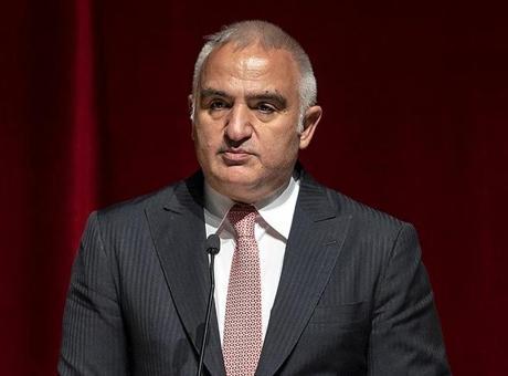 Bakan Ersoy, Spotify Türkiye ofisinin 2026’da İstanbul’da açılacağını bildirdi