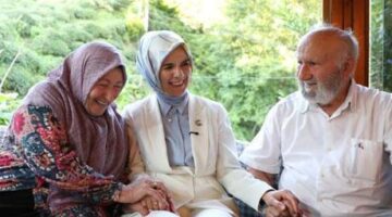 Bakan Göktaş 63 yıllık evli Kanbur çiftine misafir oldu