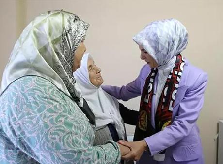 Bakan Göktaş duyurdu! Yaşlı nüfus oranı yüzde 10,6 seviyesine ulaştı
