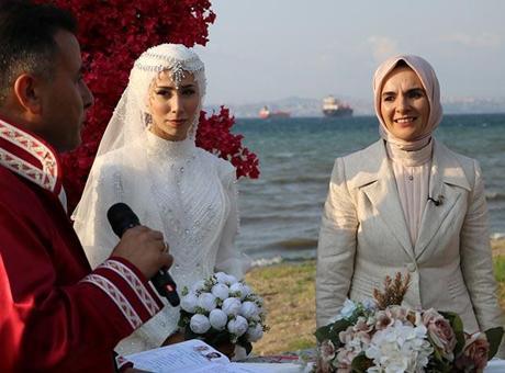 Bakan Göktaş Yalova’da nikah törenine katıldı