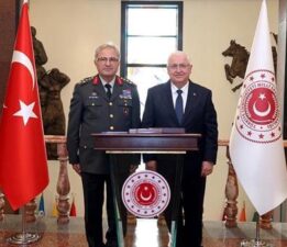 Bakan Güler Kara Kuvvetleri Komutanı Orgeneral Tokel’i kabul etti