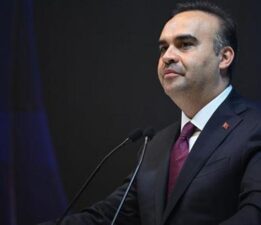 Bakan Kacır, Uluslararası Coğrafya Olimpiyatı’nda ödül kazanan öğrencileri tebrik etti