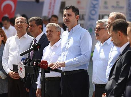 Bakan Kurum Hatay’da: 1 milyon ailemizi yuvalarına kavuşturduk!