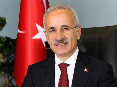 Bakan Uraloğlu, demir yolu tesislerinde 4 güneş enerjisi santralinin devreye alındığını bildirdi