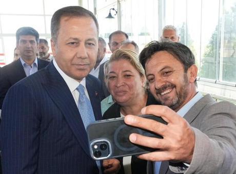 Bakan Yerlikaya Erzurum’da esnafı ziyaret etti