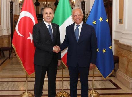 Bakan Yerlikaya, İtalya İçişleri Bakanı Piantedosi ile görüştü