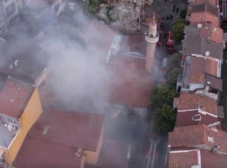 Balat’ta tarihi hamamda yangın paniği! Ekipler seferber oldu