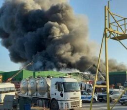 Balıkesir’de süt fabrikasında yangın: Alevlere müdahale sürüyor