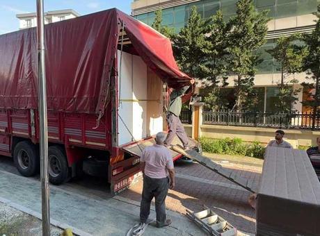 Belediye ile firma arasında yurt kavgası! Eşyalar polis müdahalesiyle kurtarıldı