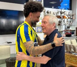 Benfica maçı için Türkiye geldi: Soluğu Aziz Yıldırım’ın yanında aldı